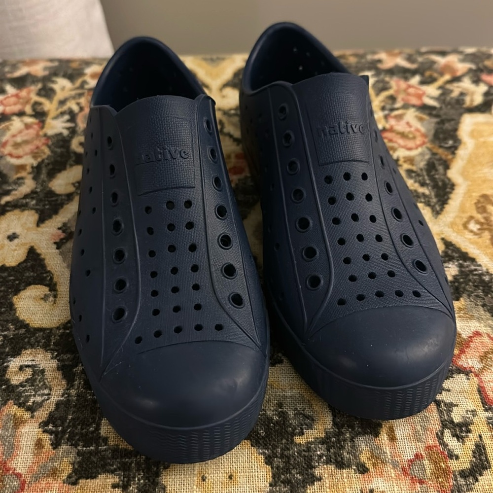 EUC Boys native sneakers youth size 3